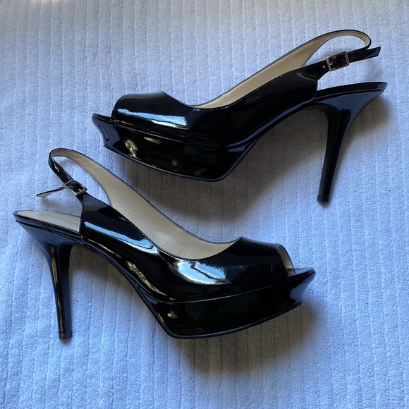 Nine West black patent leather 4” sling back heels. - Picture 3 of 8